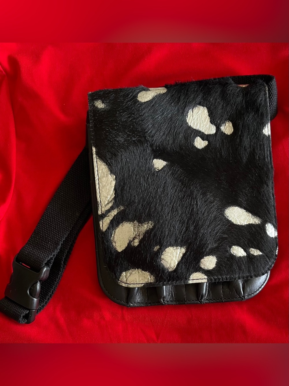Stunning leather & suede animal design beauty bag